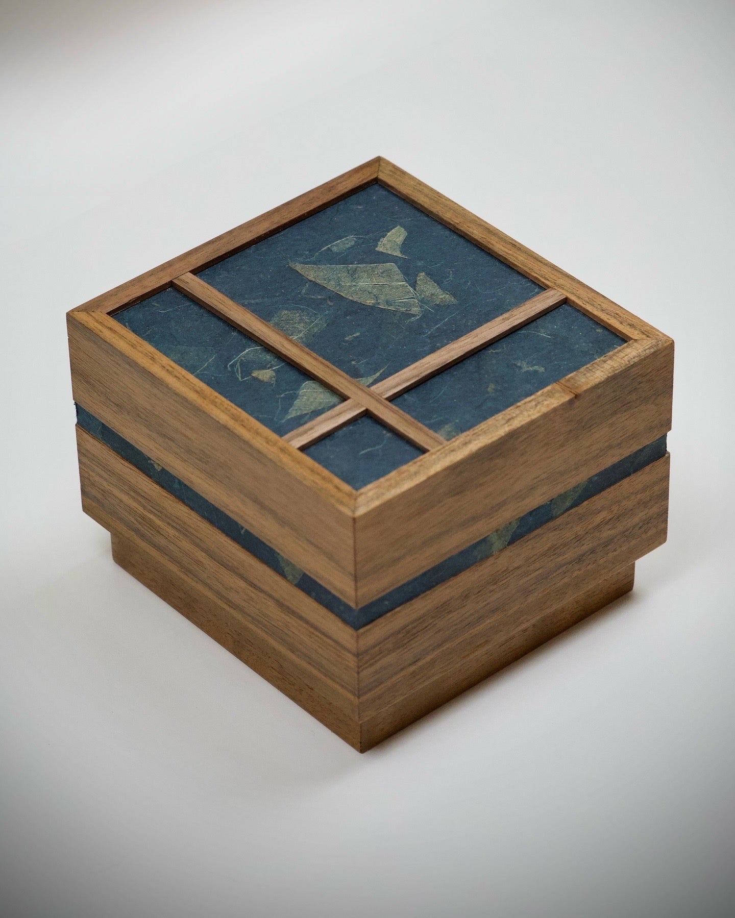 Hanji Walnut Ring Box (medium)
